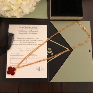 Van Cleef & Arpels Clover necklace